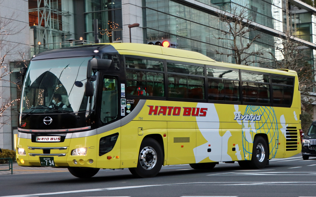 はとバス 794 品川230あ・794: exhaust note.